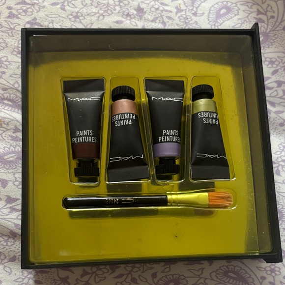 MAC Cosmetics Artistic Paint Set - Earthy and Pastel Tones